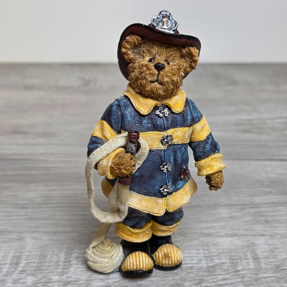 Boyd Shoe Box Bear Fireman Frank Full Rescue Uniform & Hose Arm Move IE/3467 - Picture 1 of 7